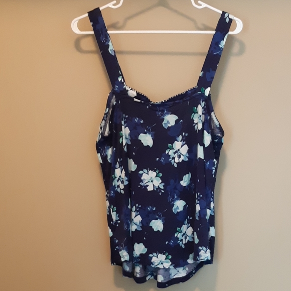 Kismet blue flowered tank top - Picture 3 of 3